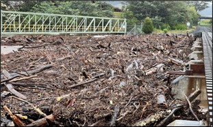 Debris accumulation at Railway Bridge in the October 2022 flood event (SES)